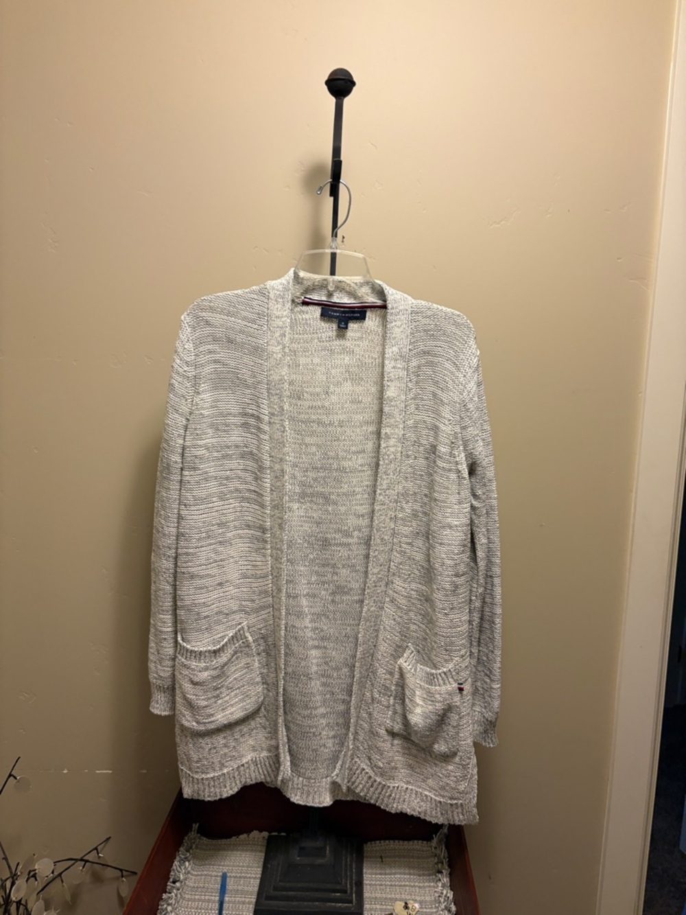 Tommy Hilfiger long sleeve open front cardigan cardigan.